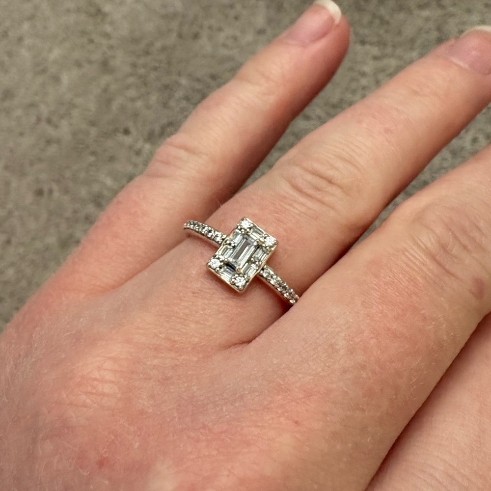 Pandora Luminous Ice Ring Size 54 EU / 7 US Retired